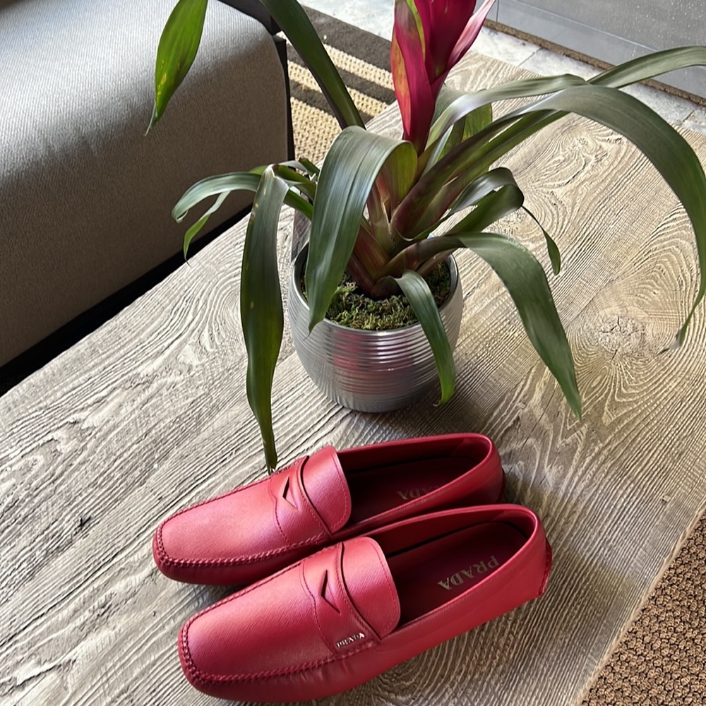 Literally worn one time… MENS PRADA SAFFIANO RED LEATHER SHOES! SIZE 12